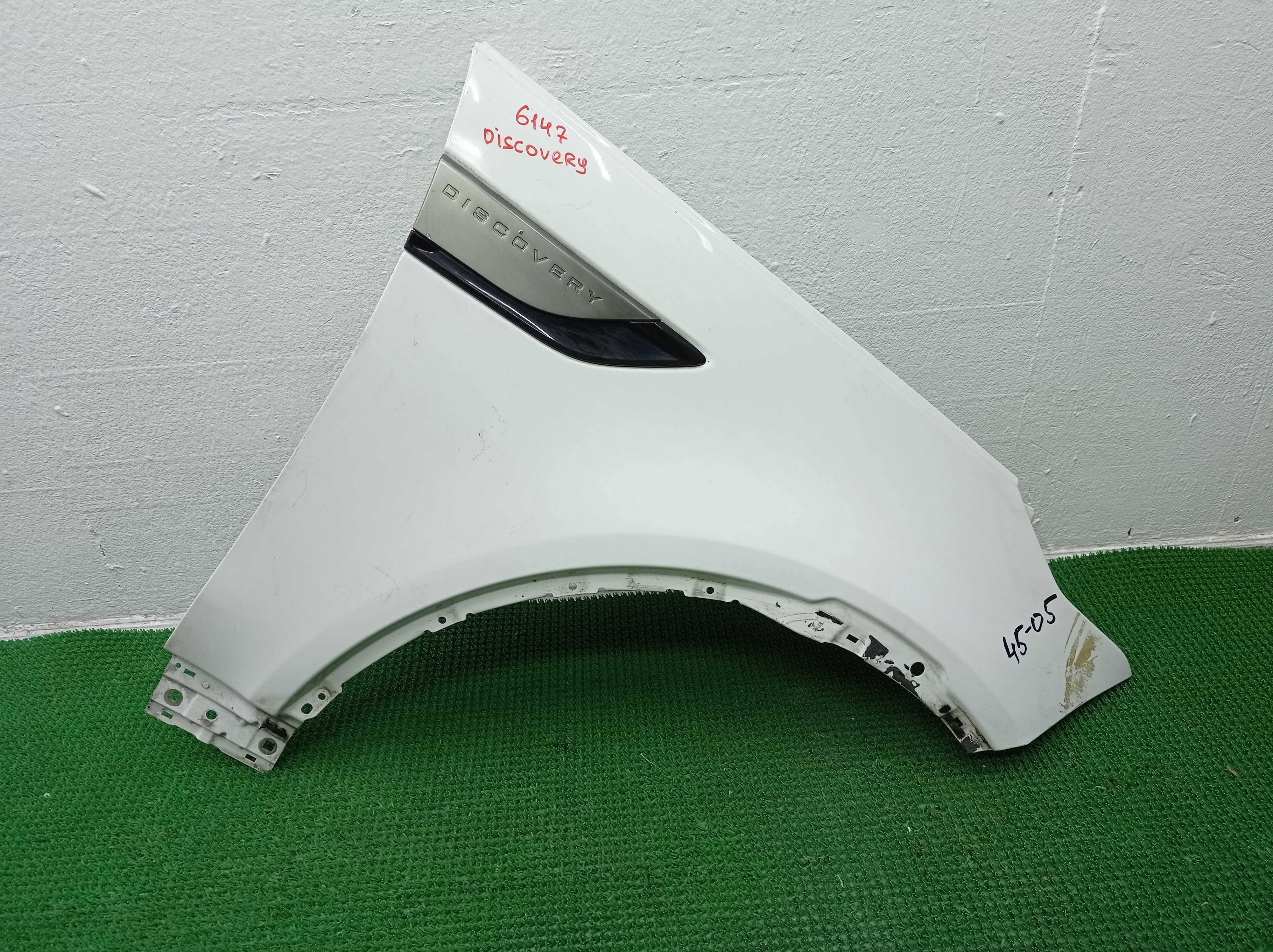 Крыло правое Land Rover Discovery V (LR/L462) 2017 - 2021 бензин 3.0 Автомат
