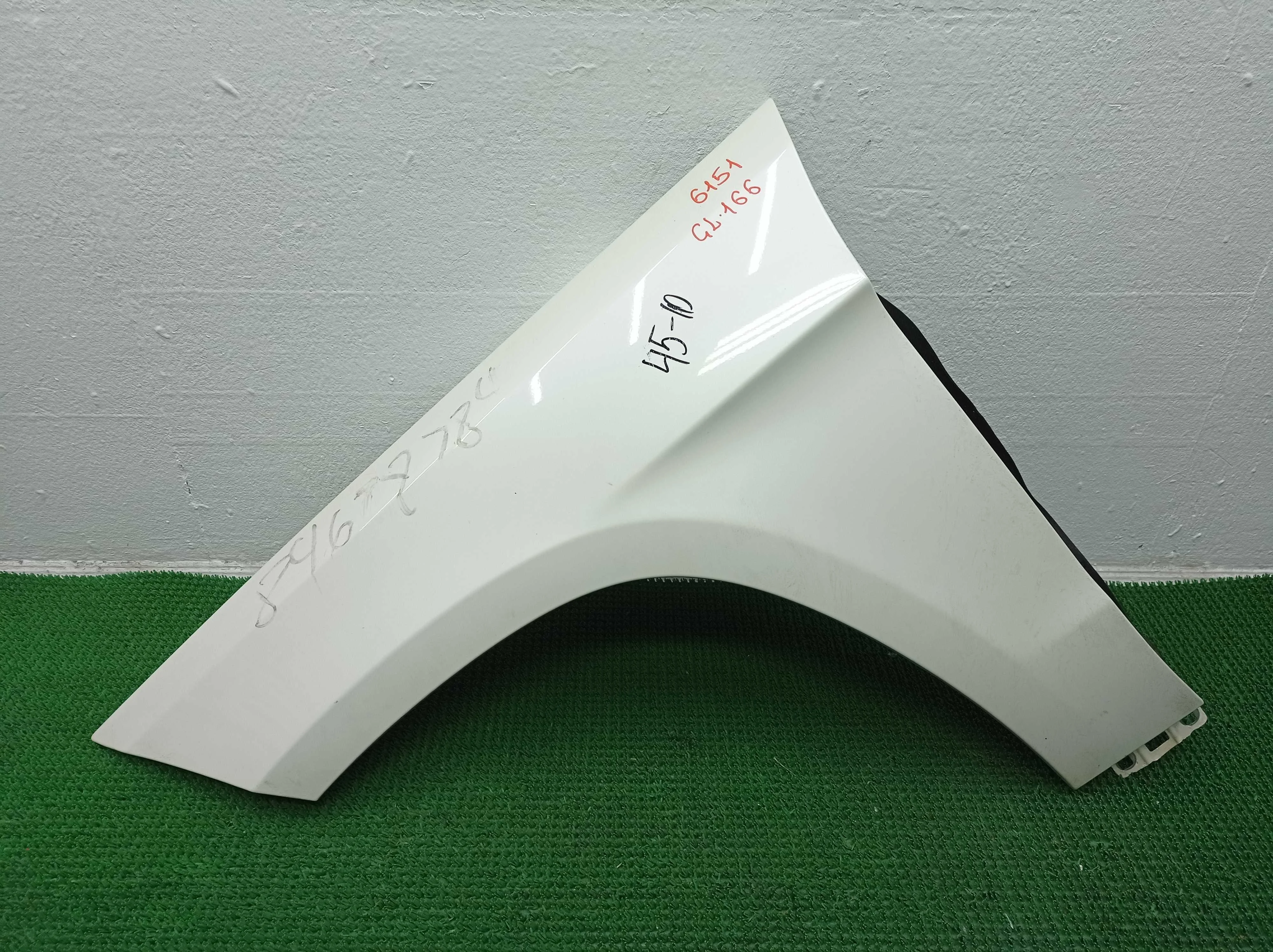 Крыло левое Mercedes GL (X166) 2012 - 2016 дизель 3.0 Автомат