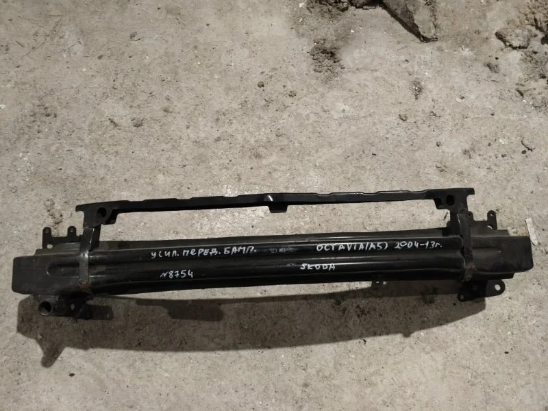 Усилитель бампера передний Skoda Octavia A5