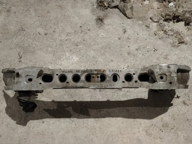 Усилитель бампера передний Ford Focus 2010-2019