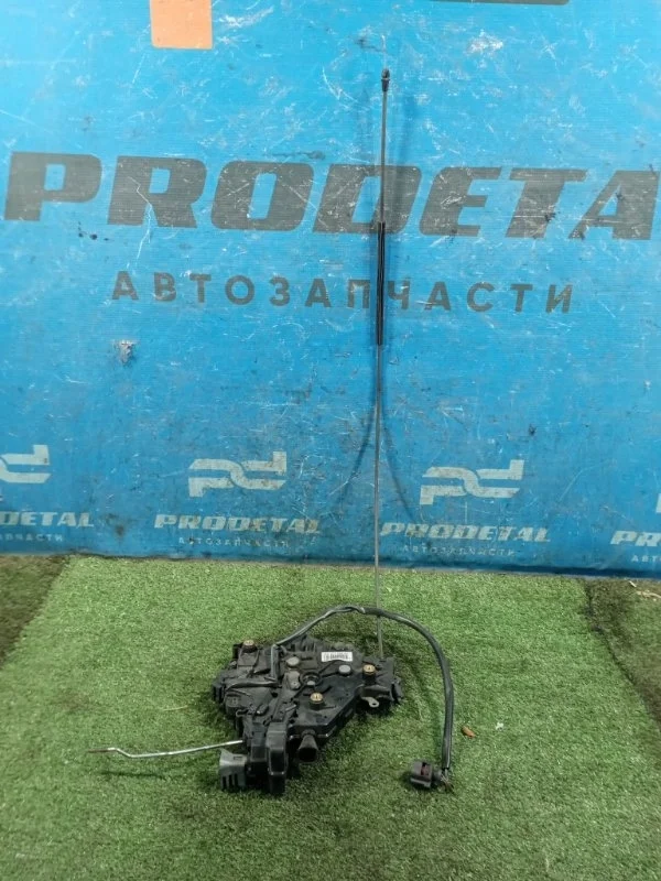 Замок двери правый Volkswagen Transporter 2010>