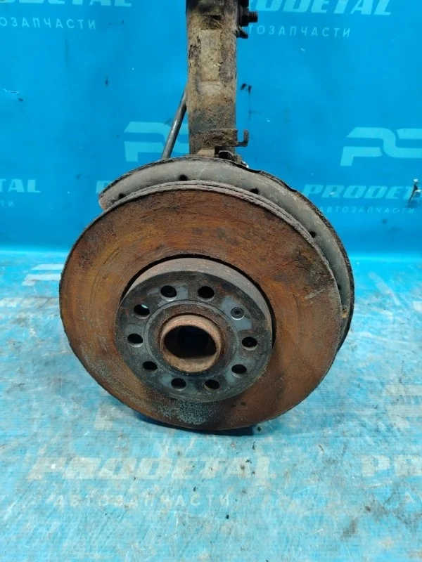 Диск тормозной передний левый Volkswagen Golf