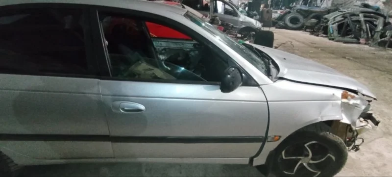 Дверь передняя правая TOYOTA Avensis ЛИФТБЕК 1.8