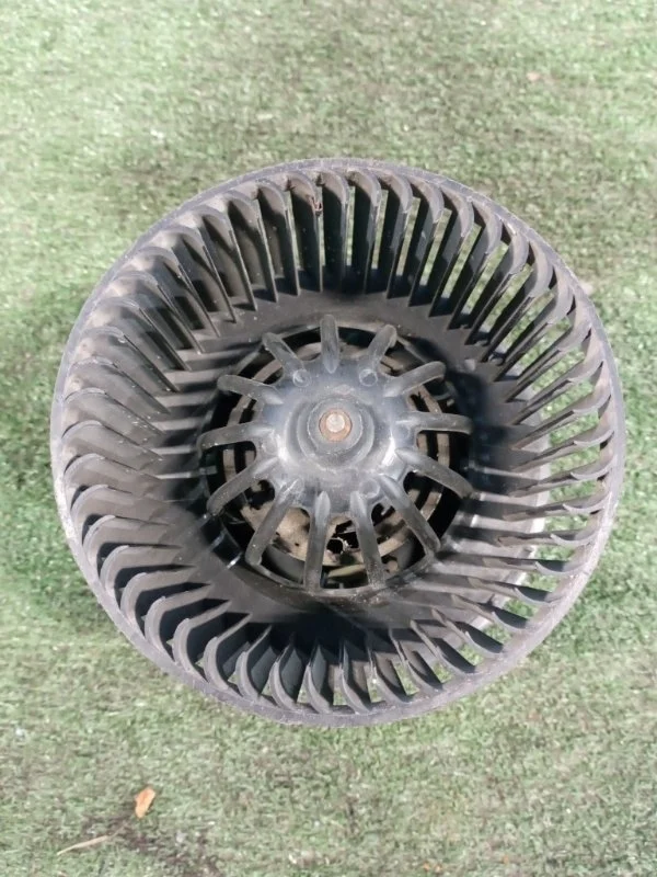 Моторчик отопителя Nissan Almera G15