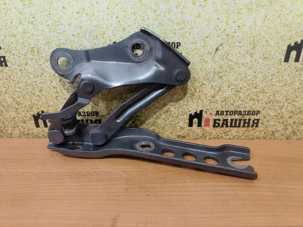 Петля капота Skoda Superb 3T0823302B, правая