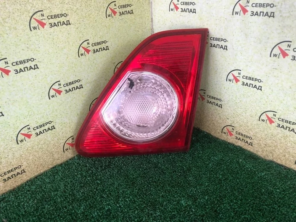 Фонарь внутренний Toyota Corolla 2008 8158112110 ZRE150 3ZZ, задний правый