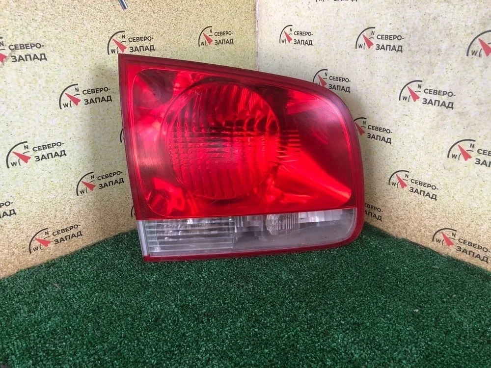 Фонарь внутренний Volkswagen touareg 2005 7L6945093R 7L AXQ, задний левый
