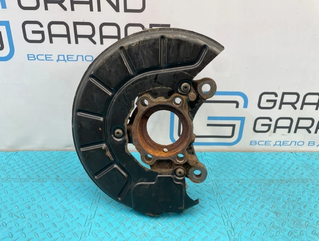 Кулак Volkswagen Tiguan 2010 1K0407256AA 5N1 CCZC 2.0, передний правый