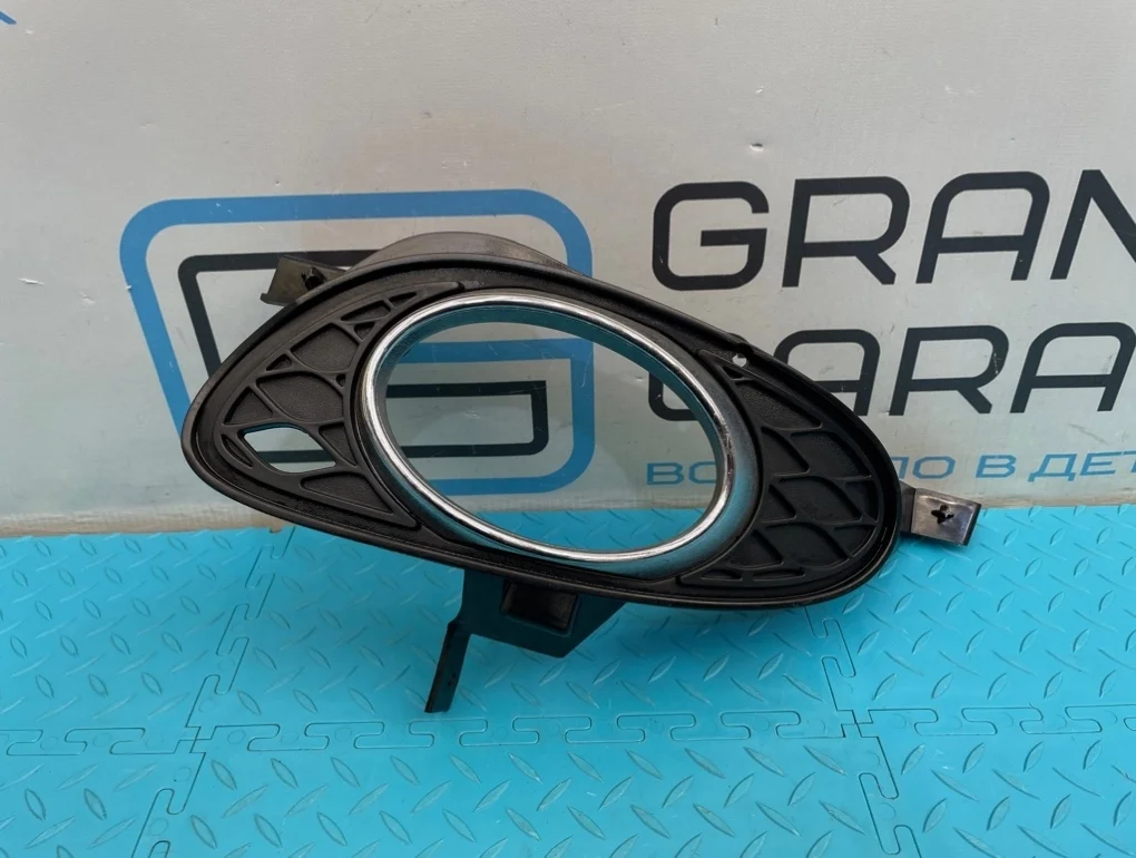 Решетка в бампер Mercedes-Benz Cls-Class 2005 A2198850923 W219 113.967 5.0, передняя левая