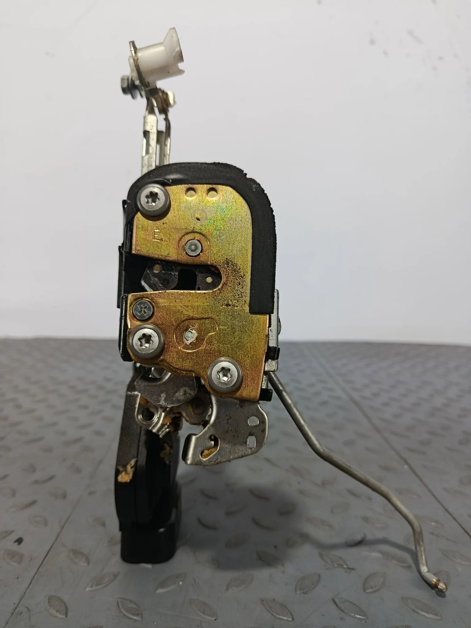 ЗАМОК ДВЕРИ TOYOTA ALLEX COROLLA COROLLA FIELDER COROLLA RUNX COROLLA SPACIO ... ZZE122G ZZE122N ZZE123 ZZE123G ZZE124 ZZE124G ZZE124N ПЕРЕДНИЙ ПРАВЫЙ 6903012440