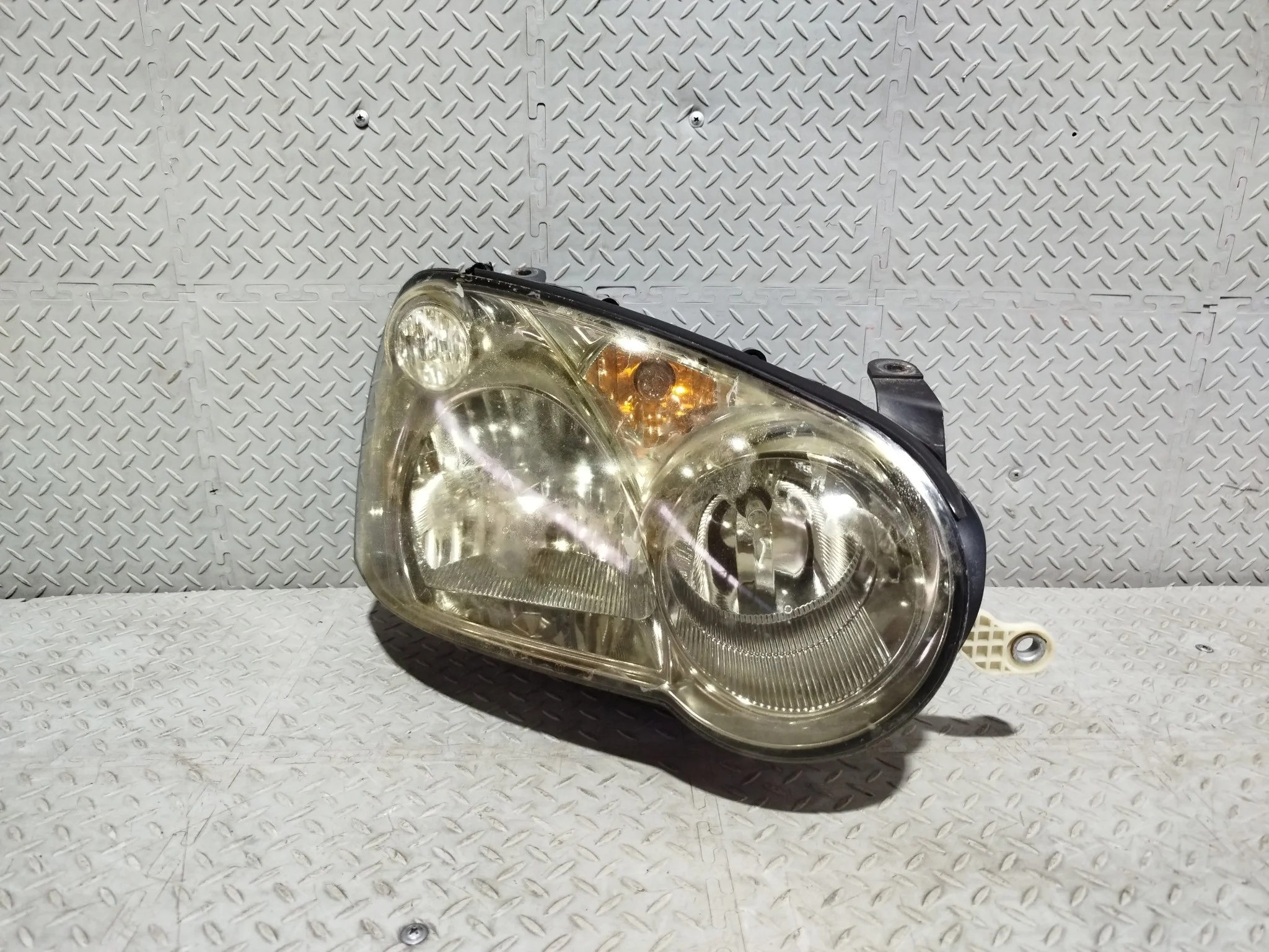 ФАРА SUBARU ПРАВАЯ 84001FE460 XA7016