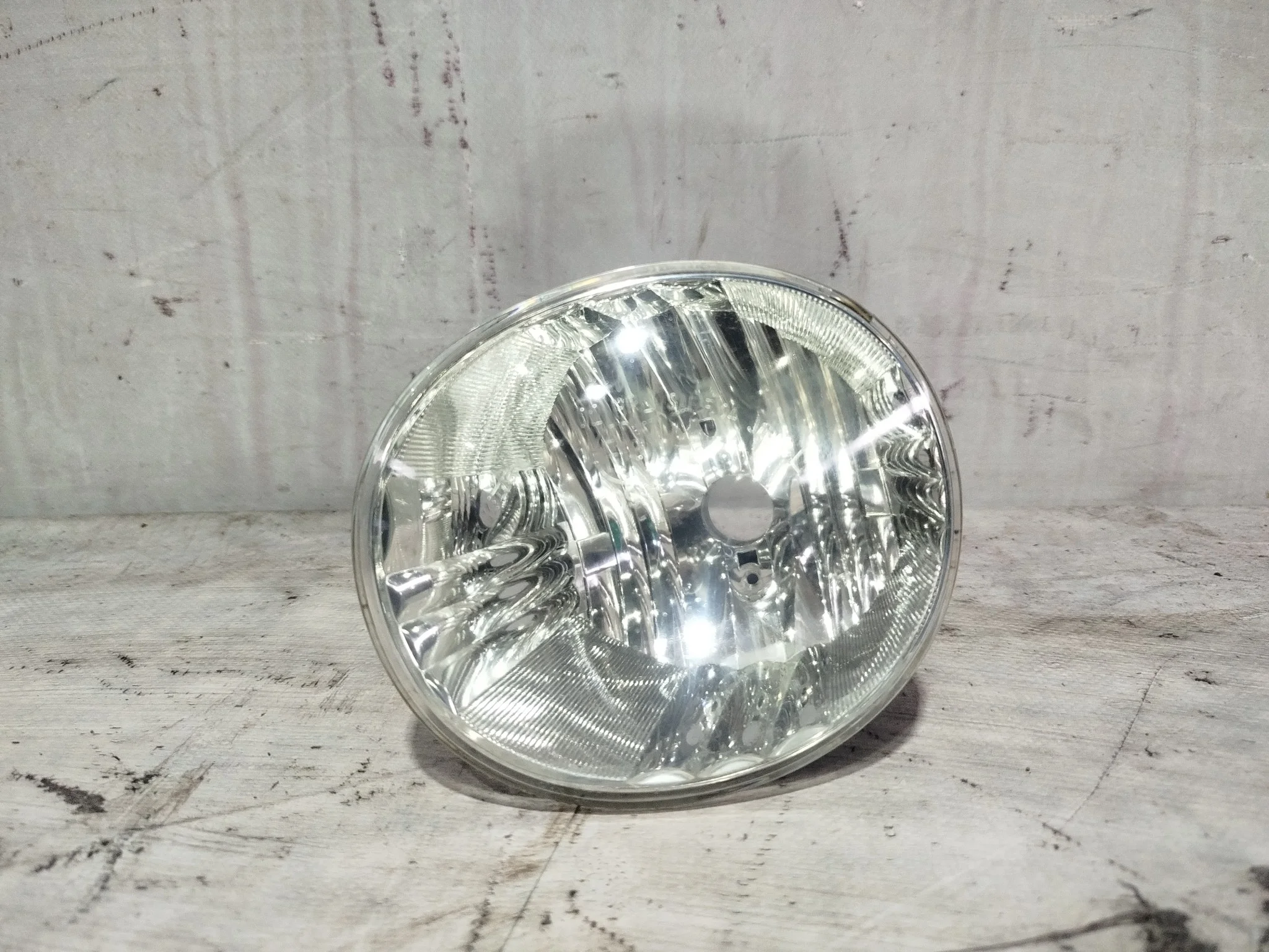 ТУМАНКА TOYOTA LEXUS DAIHATSU ЛЕВО 8122042050 QA5896Z