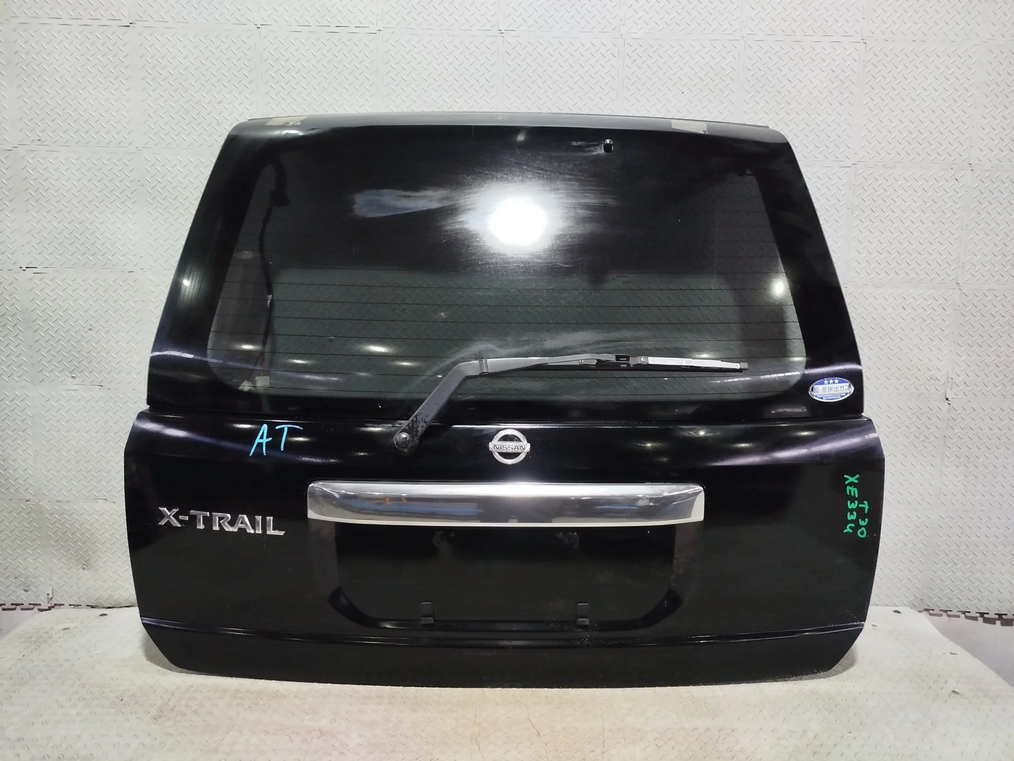 ДВЕРЬ ЗАДНЯЯ NISSAN K01008H3MM черный, KH3 XE334