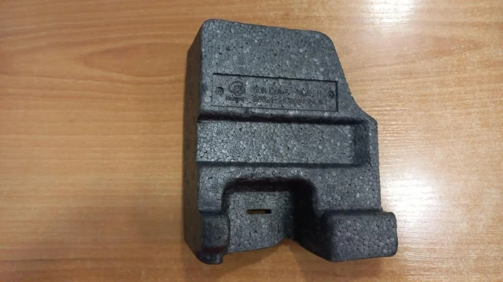 Наполнитель переднего бампера Kia Ceed 1