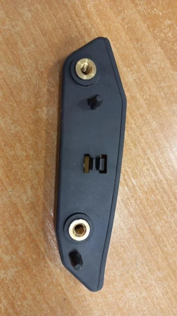 Кронштейн переднего бампера левый Ford Mondeo 4