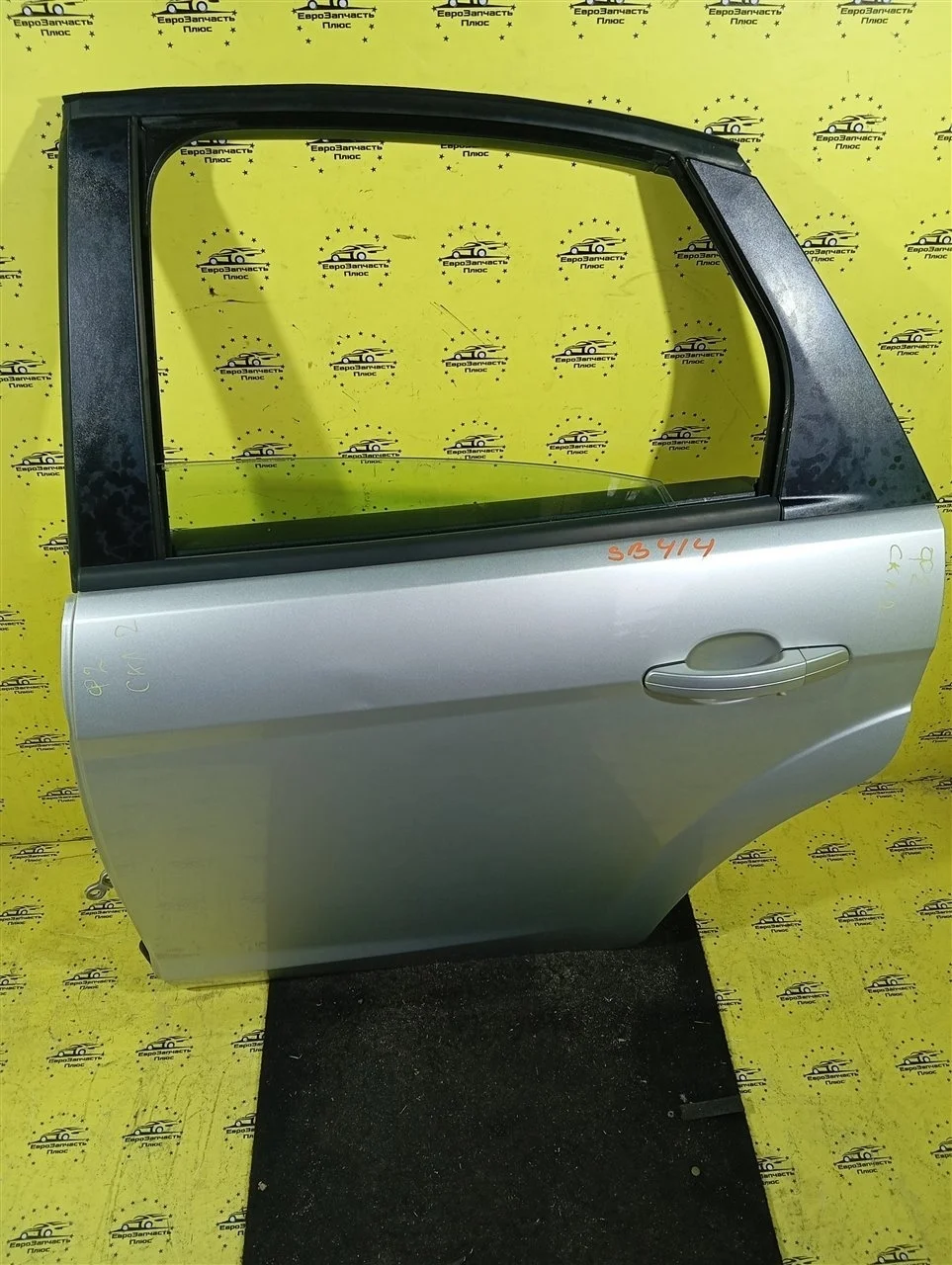 Дверь Ford Focus 2 1702408, задняя левая