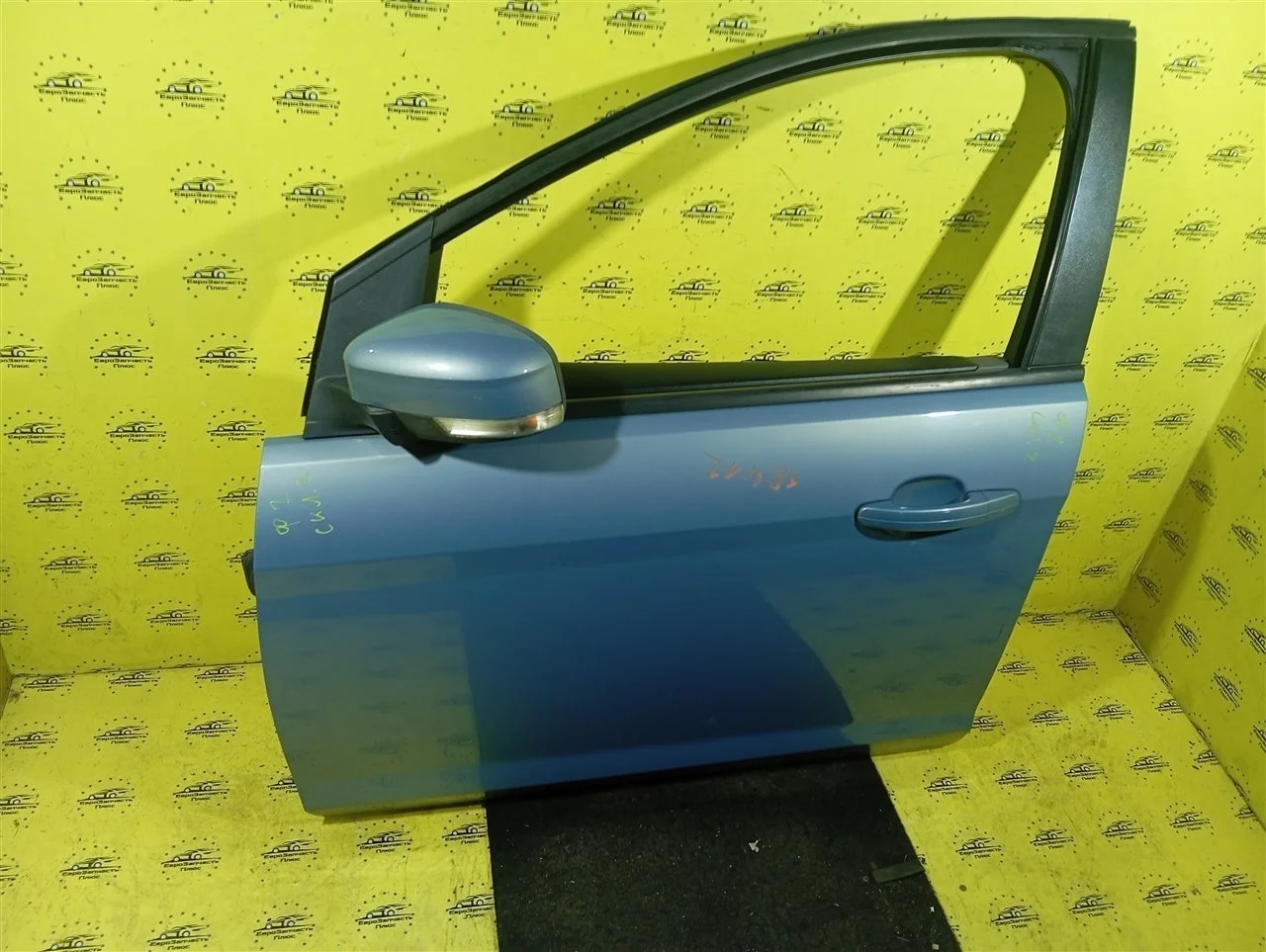 Дверь Ford Focus 2 1530169, передняя левая