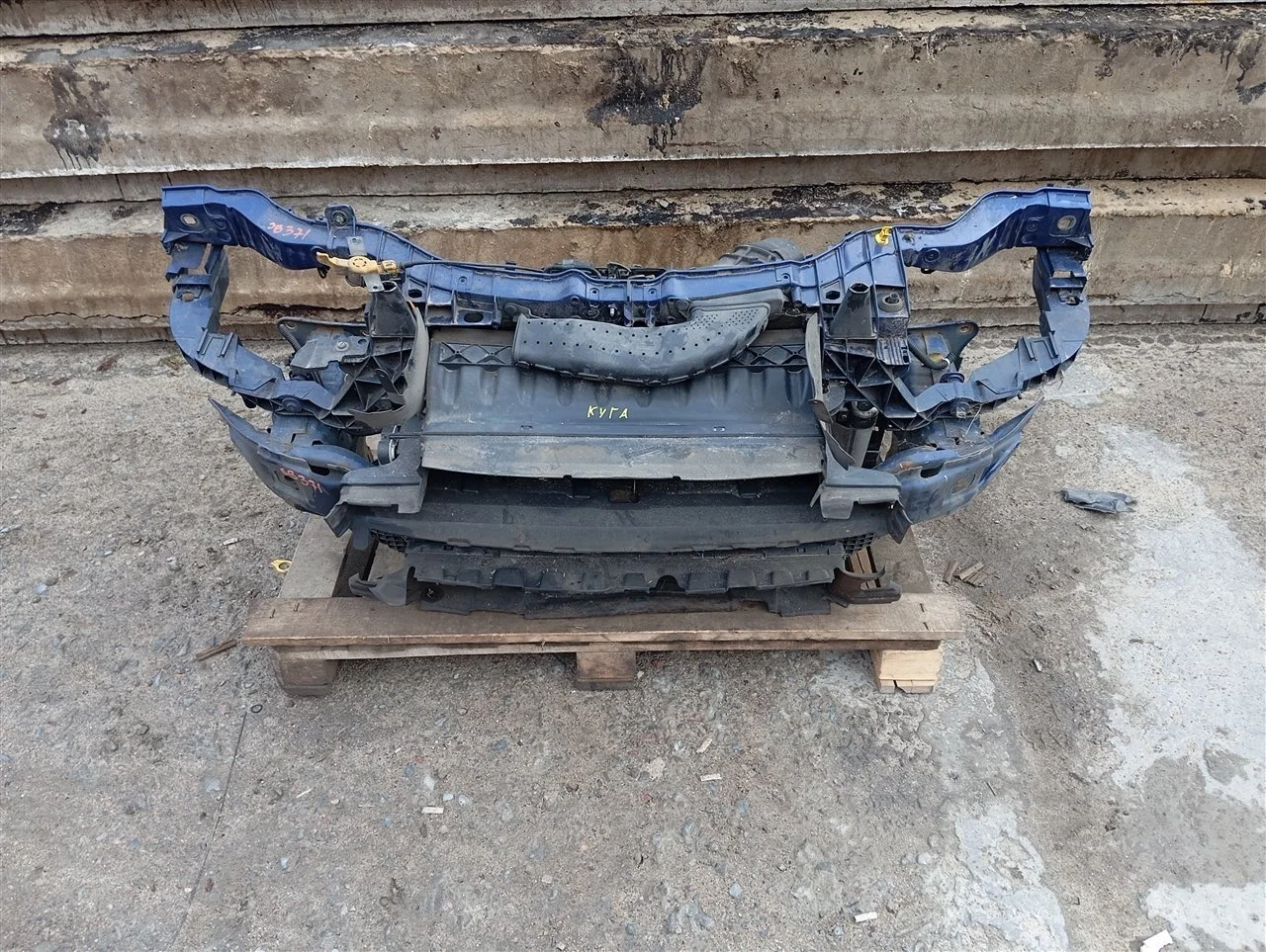 Телевизор голый Ford Kuga 2 1788544