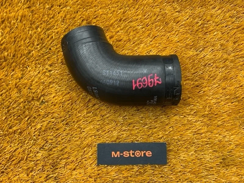 Патрубок интеркулера Audi Q3 2012 5N0145833A 8U CPSA