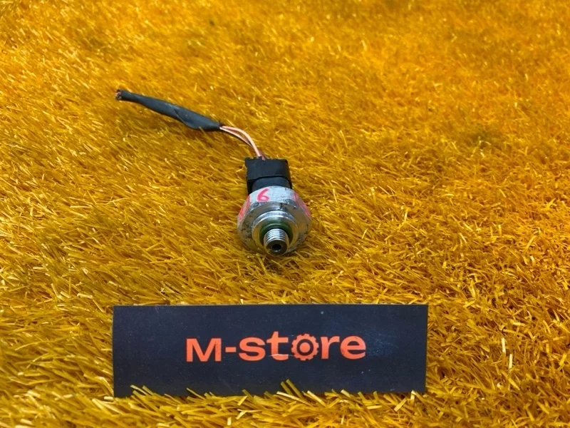 Датчик давления кондиционера Mercedes-Benz C-Class 2014 A2110000283 W205 274.920