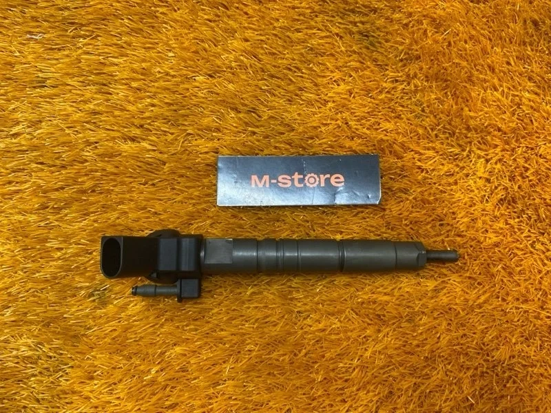 Форсунка топливная Mercedes-Benz M-Class 2012 A6420701187 W166 642.826