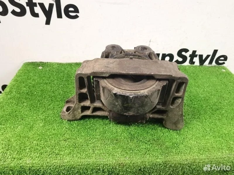 Правая опора двигателя ford kuga 2 2013
