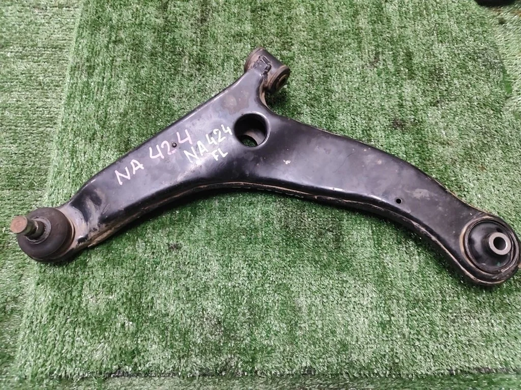 Б.у. рычаг MITSUBISHI GRANDIS NA4W MITSUBISHI GRANDIS NA4W