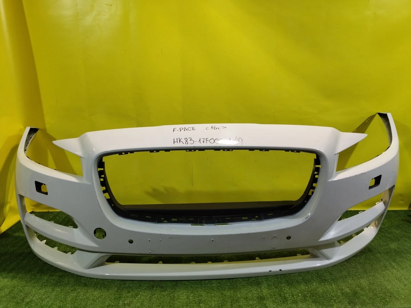 Бампер передний  Jaguar F-Pace 2015 HK8317F003A 31175