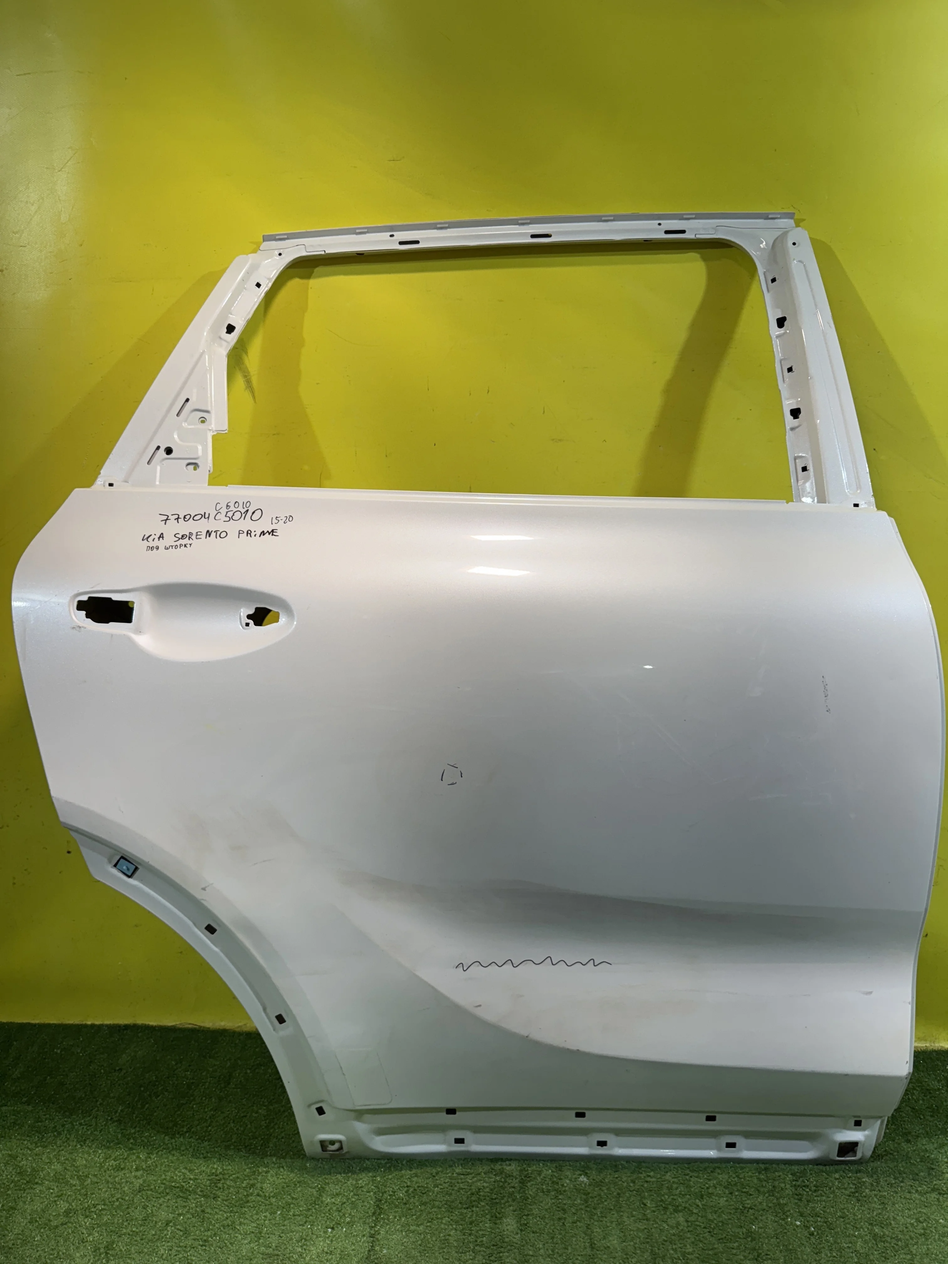 Дверь задняя правая  Kia Sorento Prime 2014 77004C5010 33788