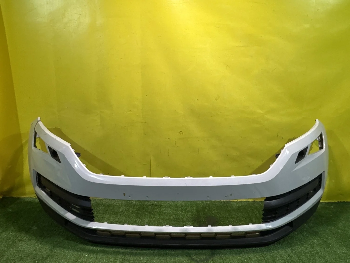 Бампер передний  Skoda  Kodiaq 2016  562807221 41183