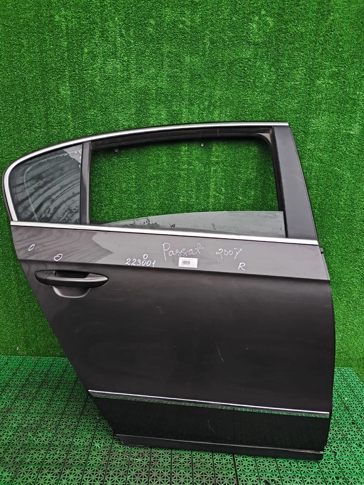 Дверь VOLKSWAGEN PASSAT B6 2005- задняя седан правая серая б/у PASSAT B6(2005-2010)