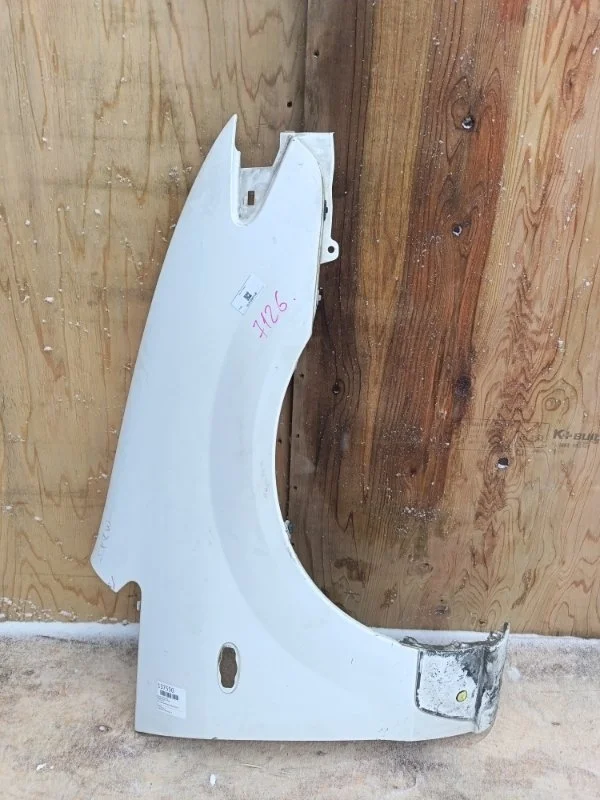 Крыло Mazda Premacy CP8W