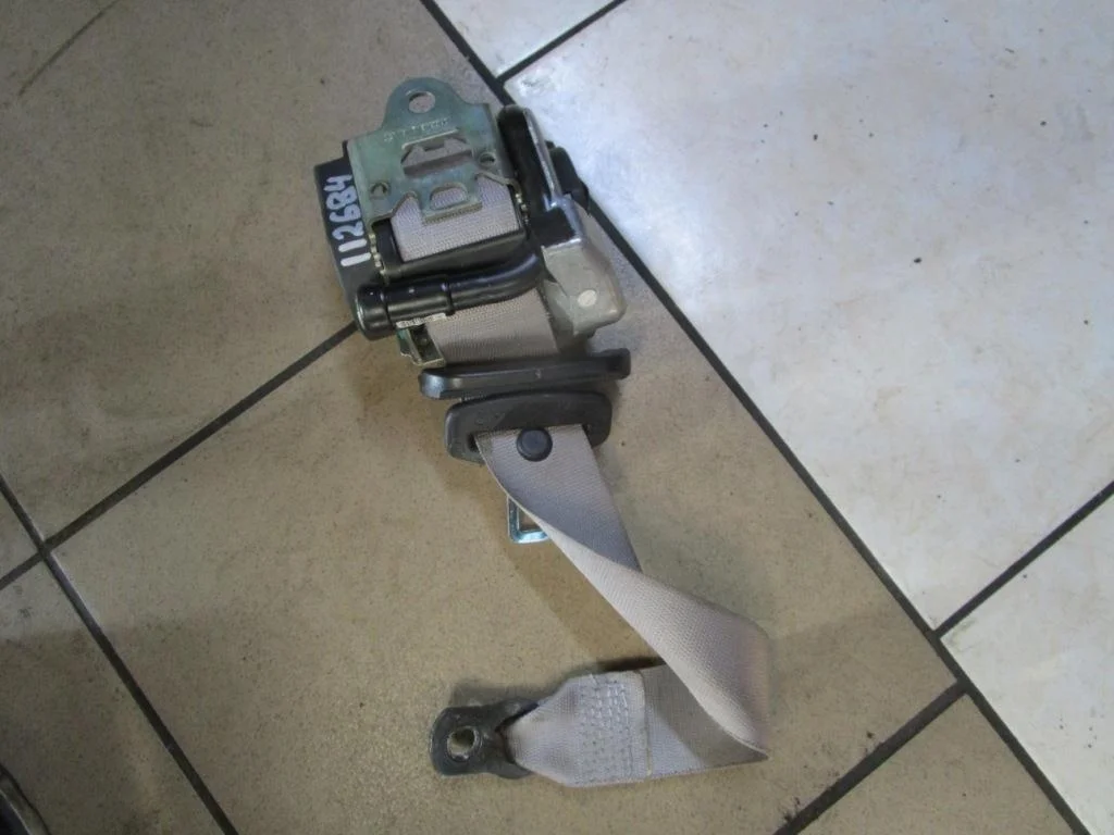 Ремень безопасности задний левый Mercedes-Benz