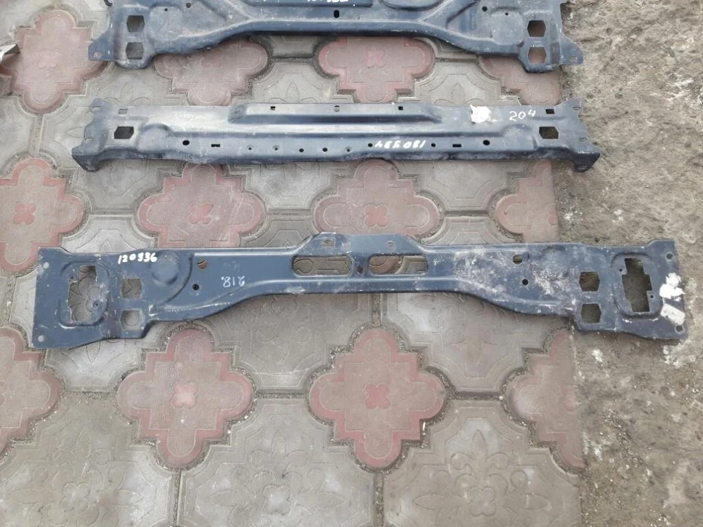 Панель телевизора верхняя Mercedes-Benz