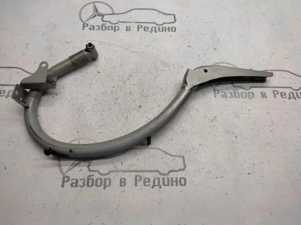 Петля крышки багажника Mercedes-Benz