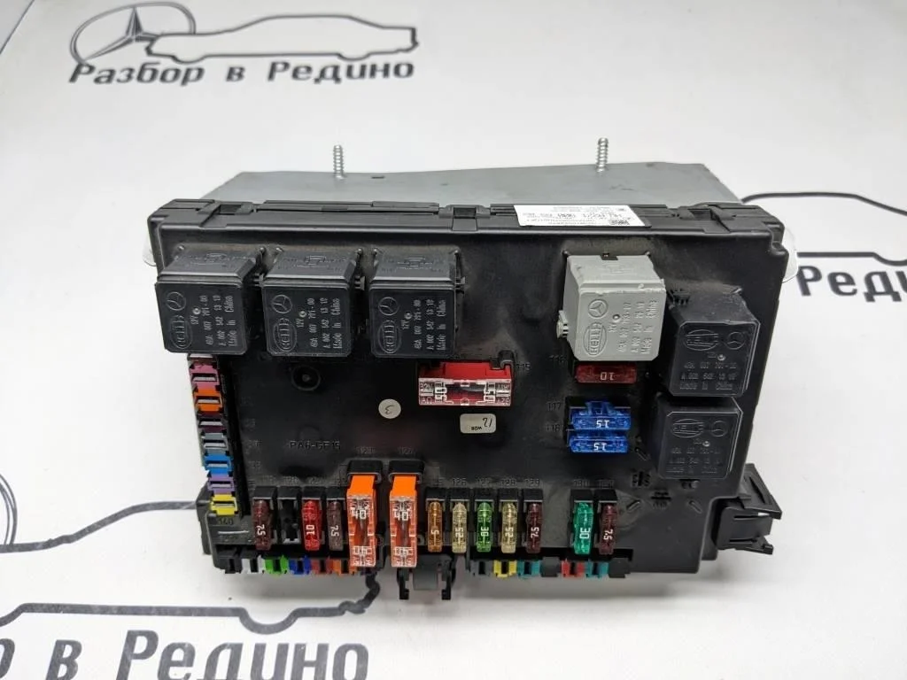 Блок предохранителей Mercedes-Benz