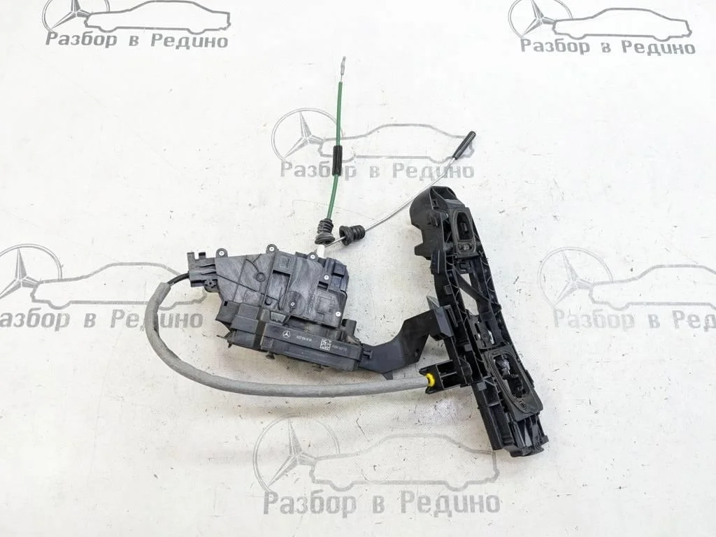 Замок двери задней левой Mercedes-Benz