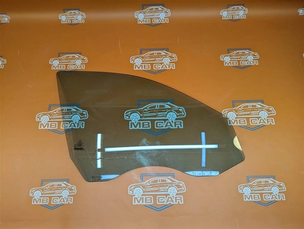 Стекло переднее правое Mercedes-Benz