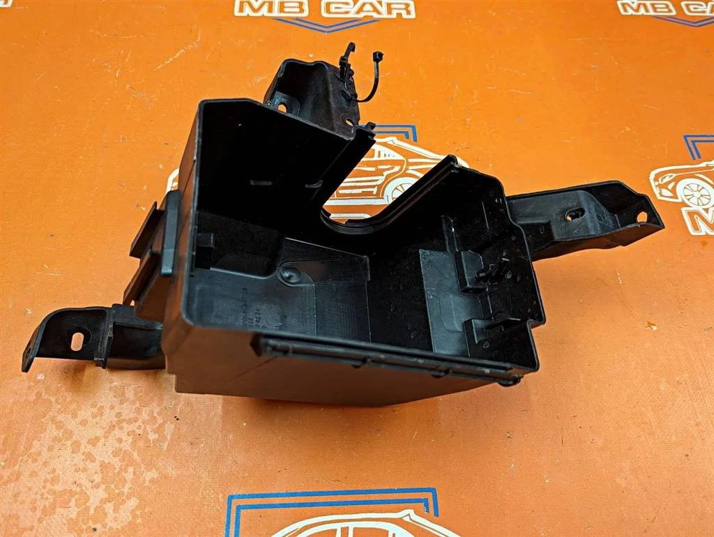 Корпус блока предохранителей Mercedes-Benz