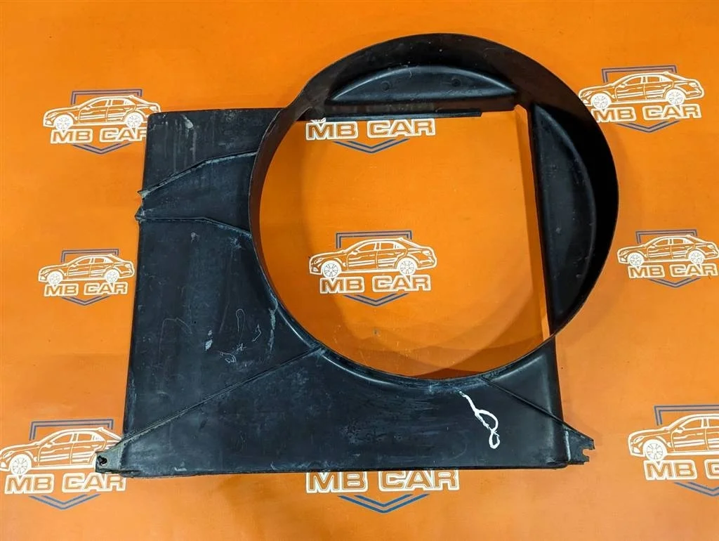 Кожух вентилятора основного Mercedes-Benz