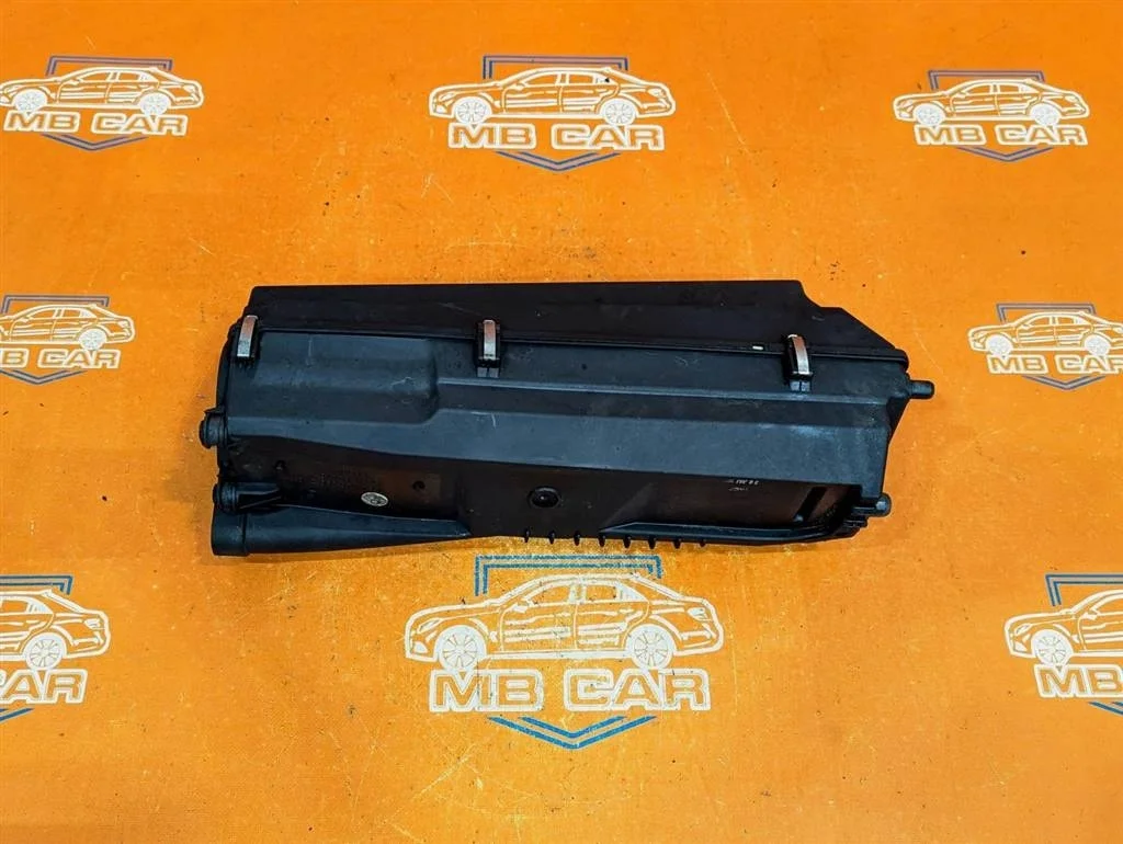 Корпус воздушного фильтра Mercedes-Benz