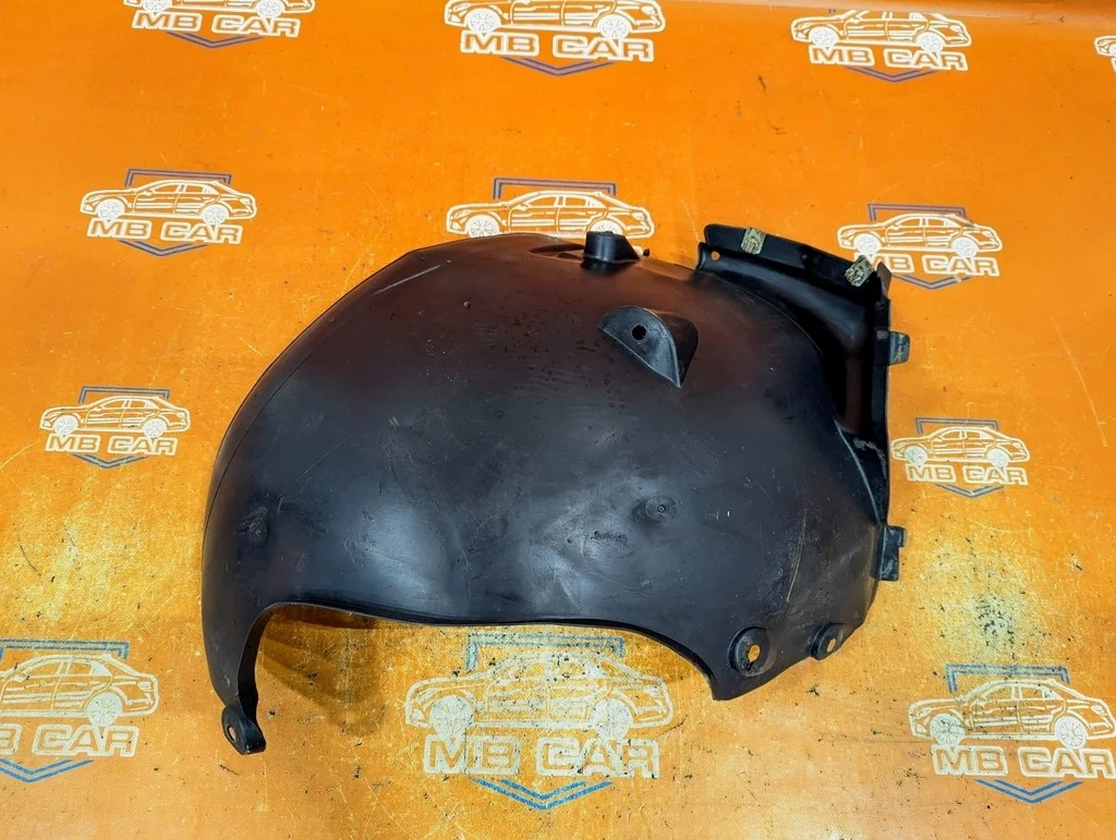 Подкрылок передний правый, задняя часть Mercedes-Benz