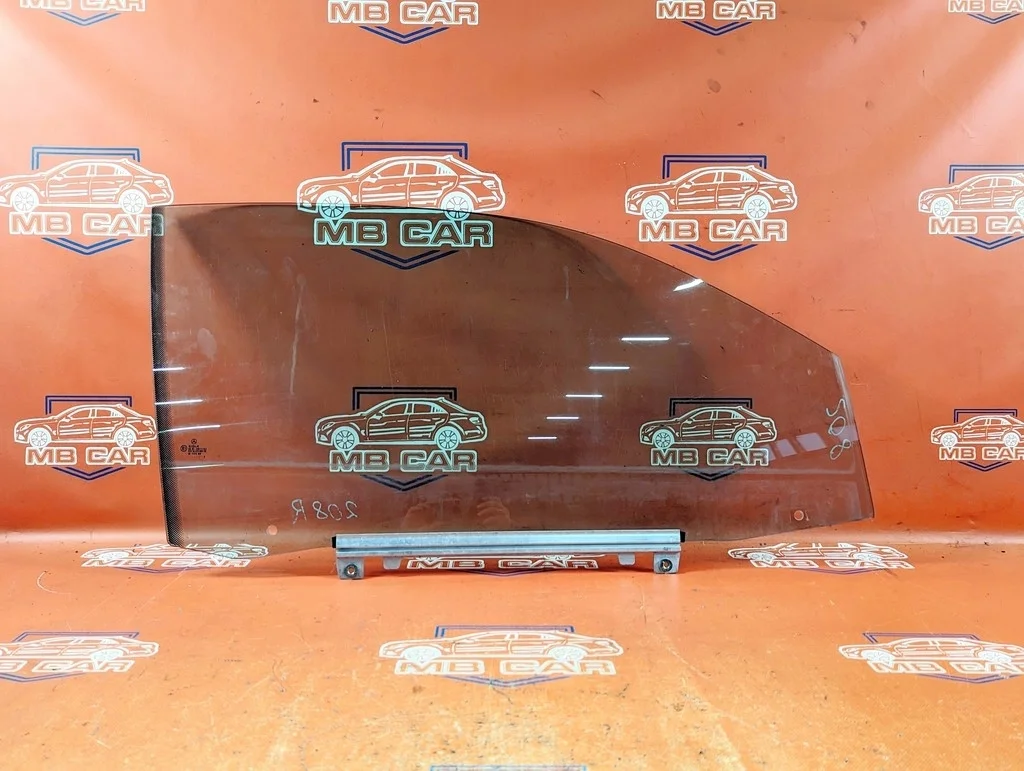 Стекло переднее правое Mercedes-Benz