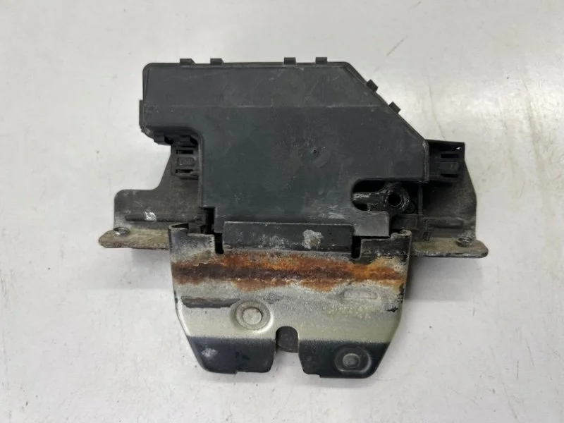 Замок двери багажника BMW X5 E53 1999