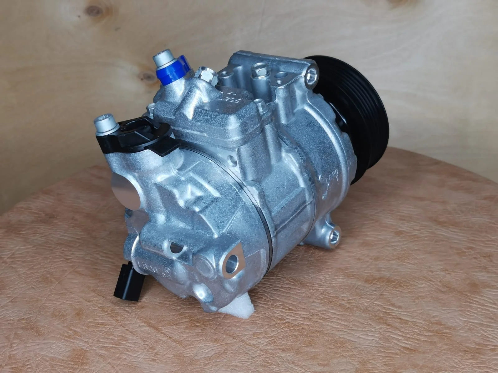 Компрессор кондиционера Ауди А4, А5, А6, Ку 5 новы