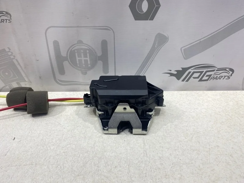 Замок крышки багажника Mercedes-benz S211