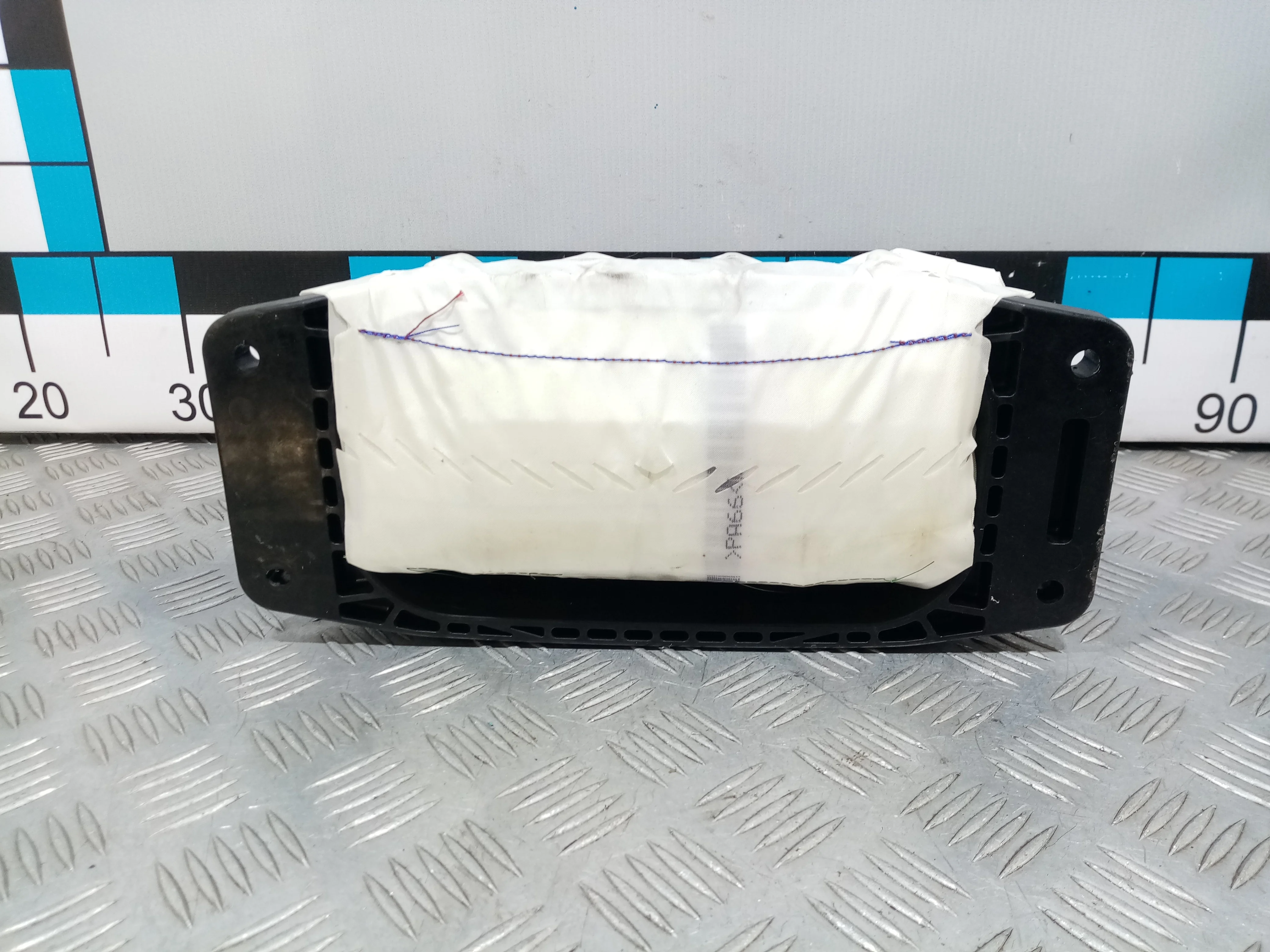 [Б/У] Подушка безопасности пассажирская в торпедо [Код: 00416949 ]