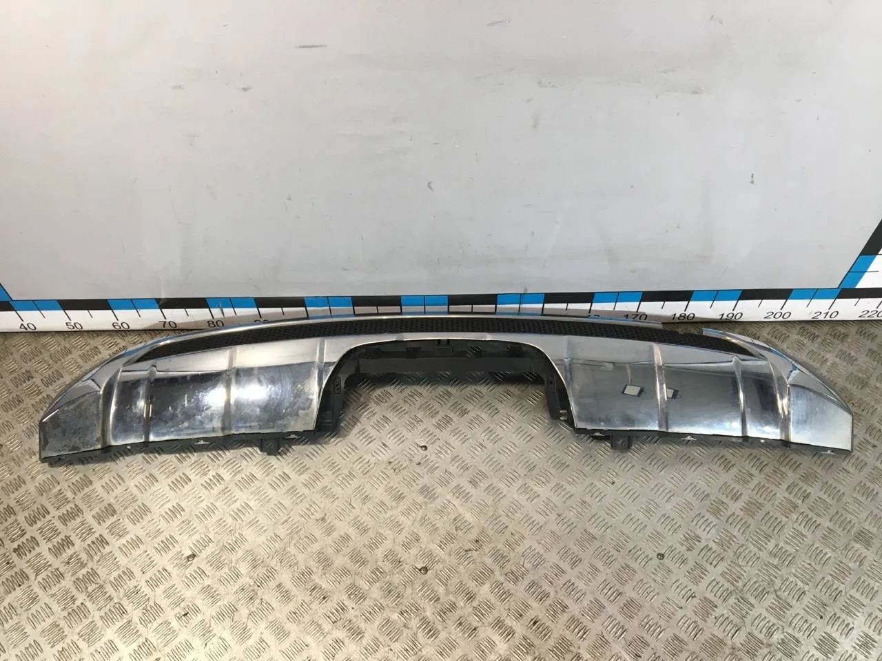 [Б/У] Юбка задняя MB W166 (ML/GLE) 2011-2018 - (Состояние: царапины, облазит хром / AMG / под фаркоп) [Незначительные дефекты] [Код: 00680458 ]