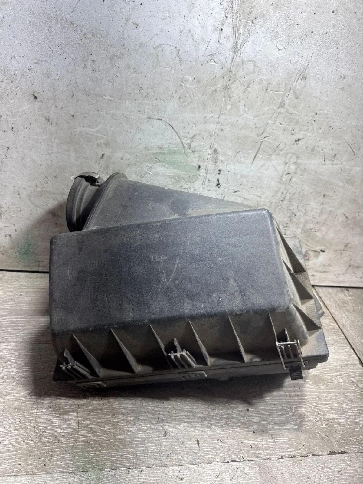 Корпус воздушного фильтра Mercedes-Benz E-класс W210/S210 (1995—1999)