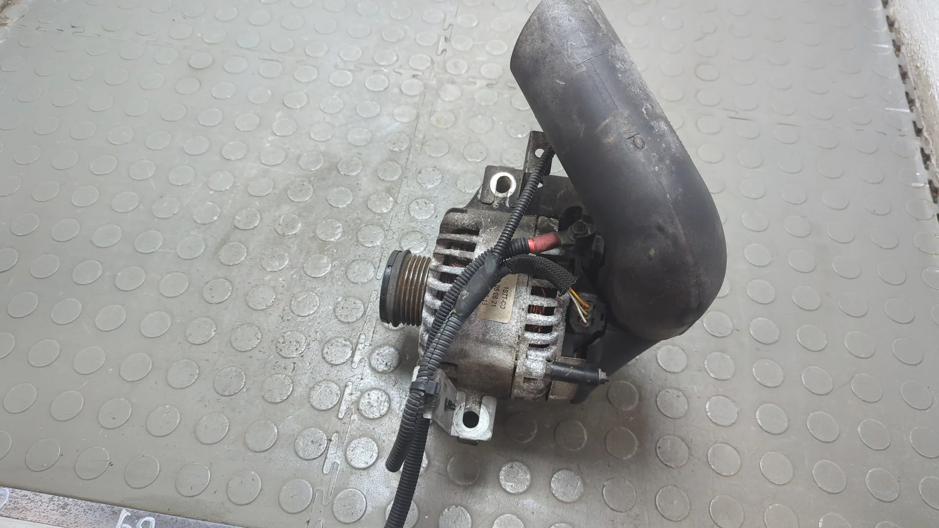 Генератор Ford Mondeo 3 2000-2007 КПП 5-ст.мех.(МКПП) CHBA, CHBB Бензин 1.8 л Инжектор